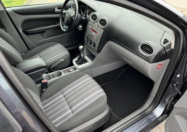 Ford Focus cena 16500 przebieg: 165200, rok produkcji 2009 z Zgierz małe 277